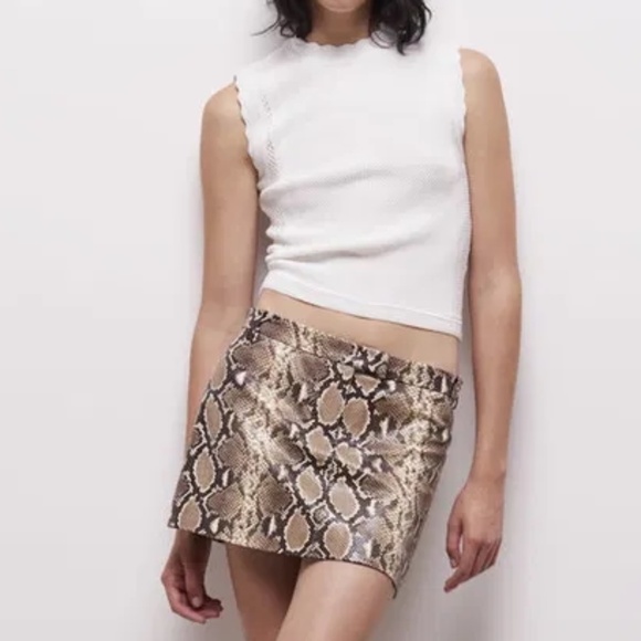 🖤NWT The Kooples Python Embossed 100% Calfskin Leather Mini Skirt | $415 RETAIL - Picture 2 of 9